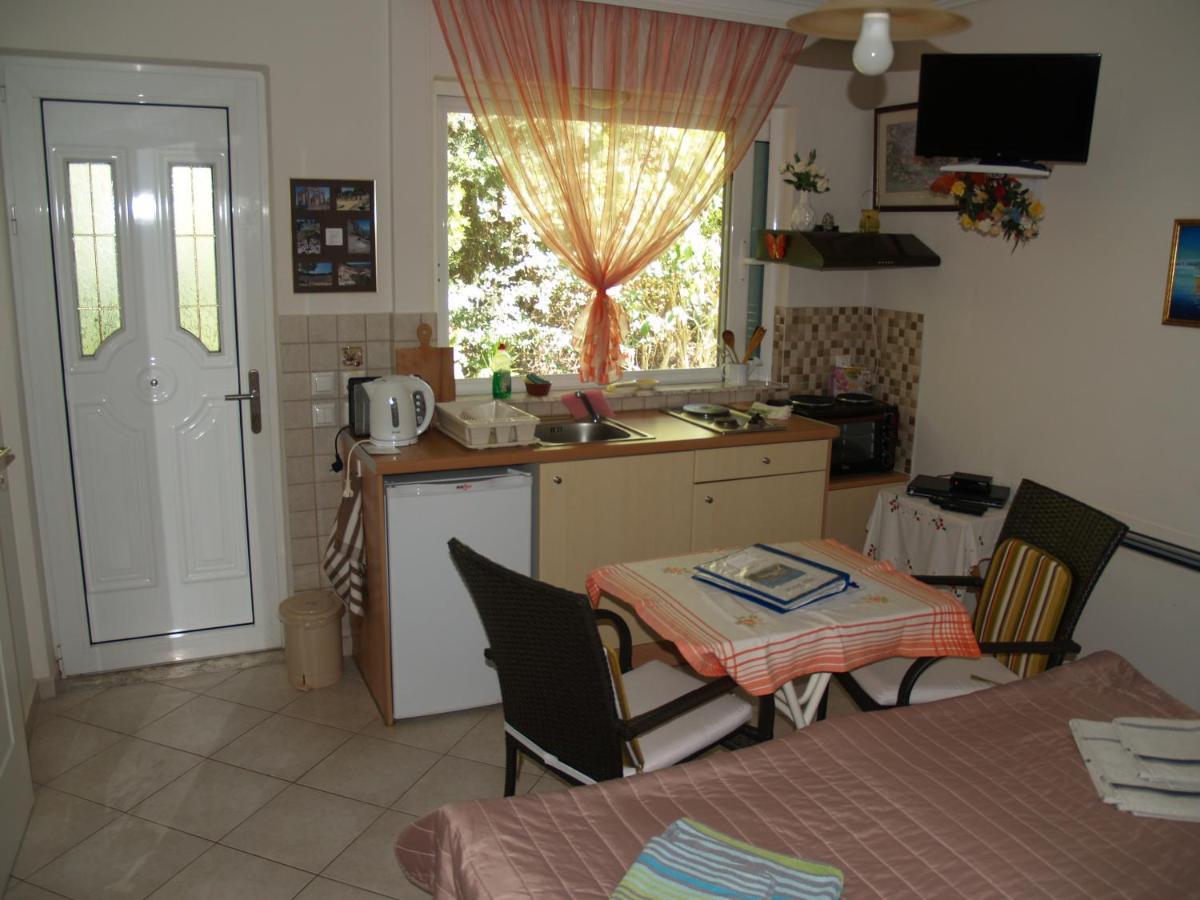 Villa Verde Apart-Hotel Néa Mákri المظهر الخارجي الصورة